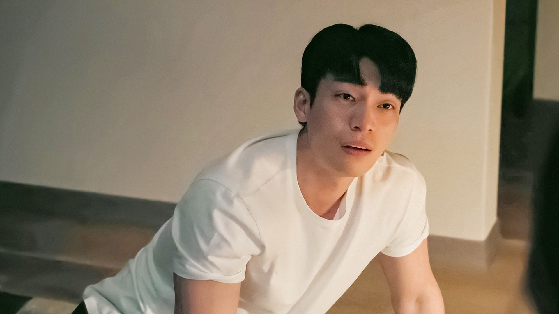 Backdrop poster for The Midnight Romance in Hagwon (2024)