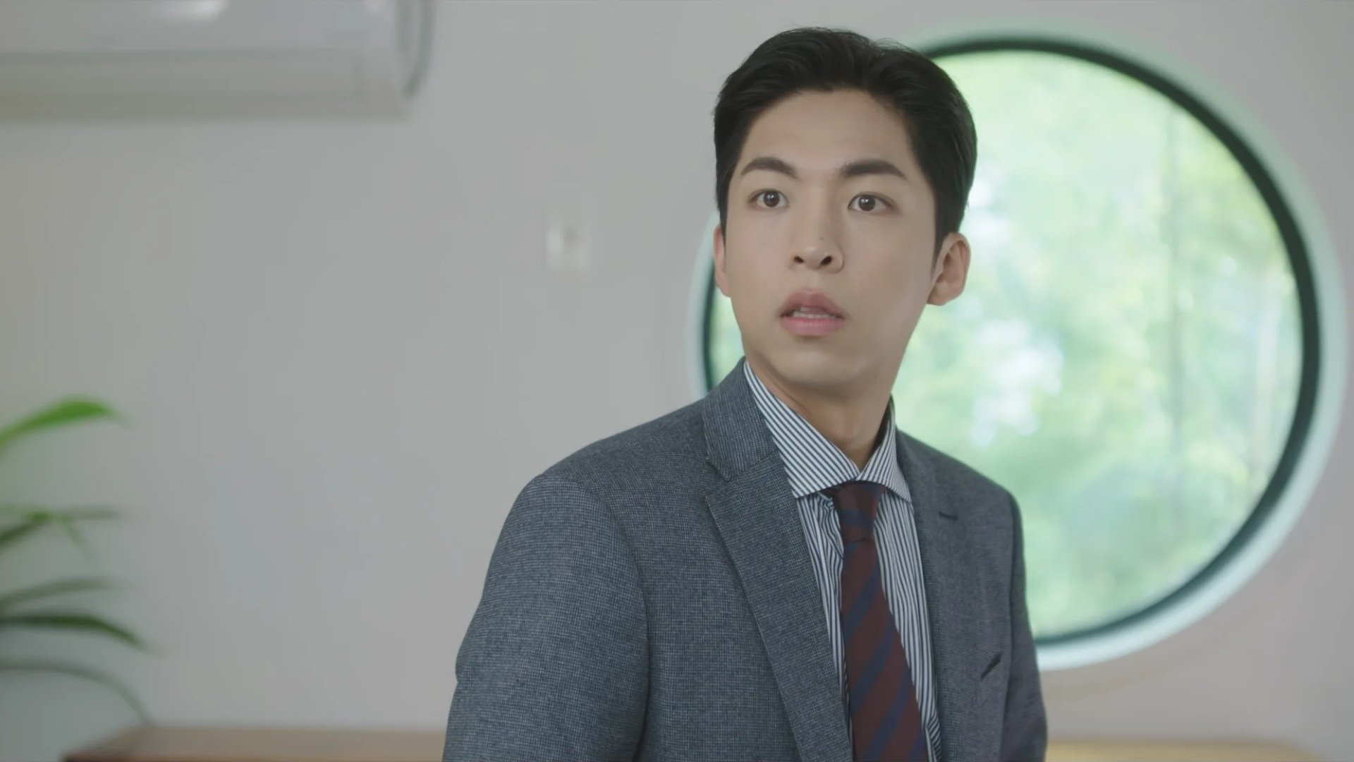 Backdrop poster for Extraordinary Attorney Woo (2022)
