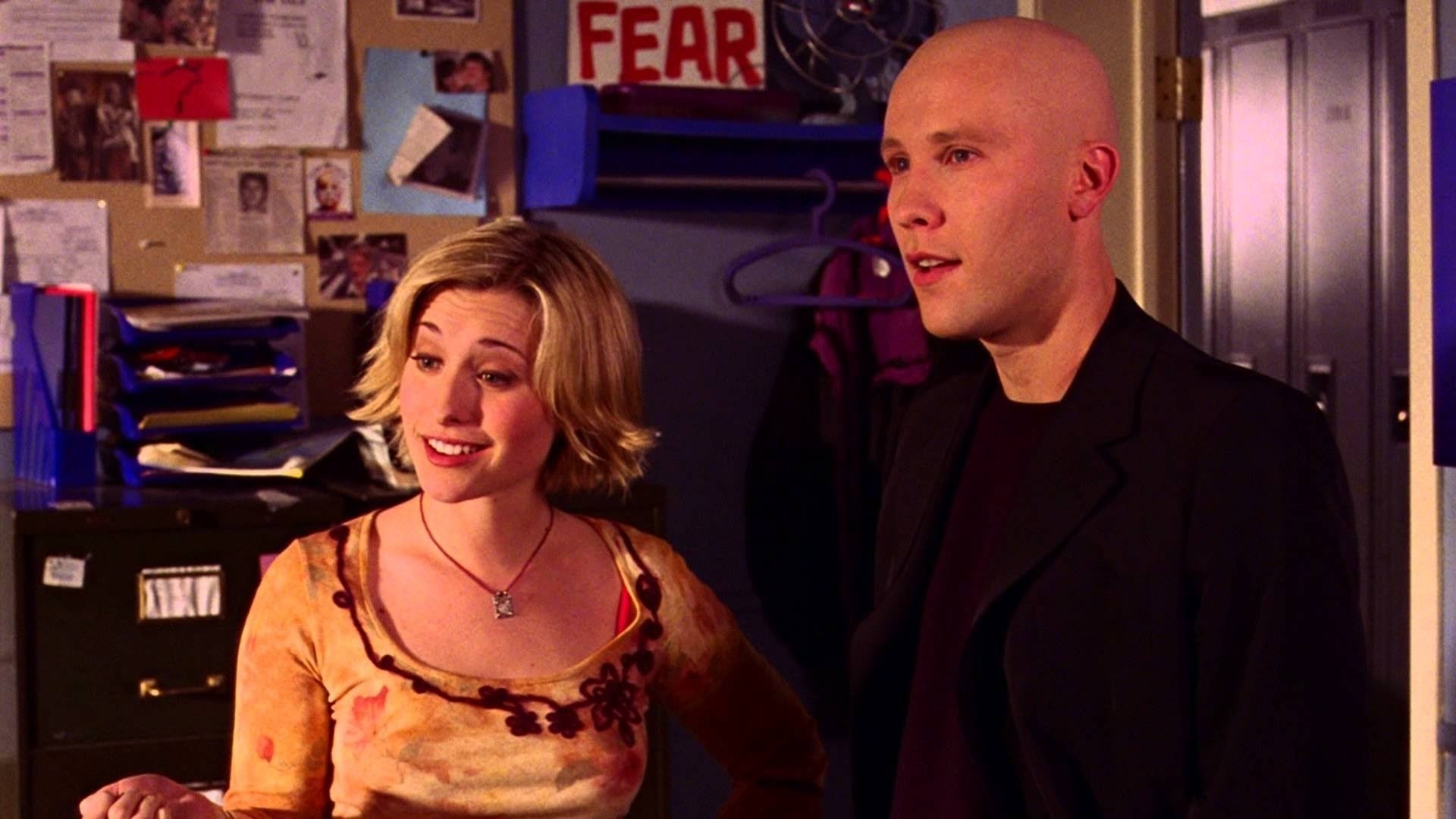 Backdrop poster for Smallville (2001)