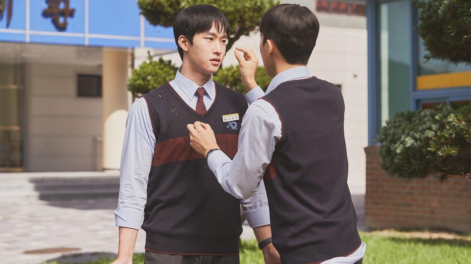 Backdrop poster for Heesu in Class 2 (2025)