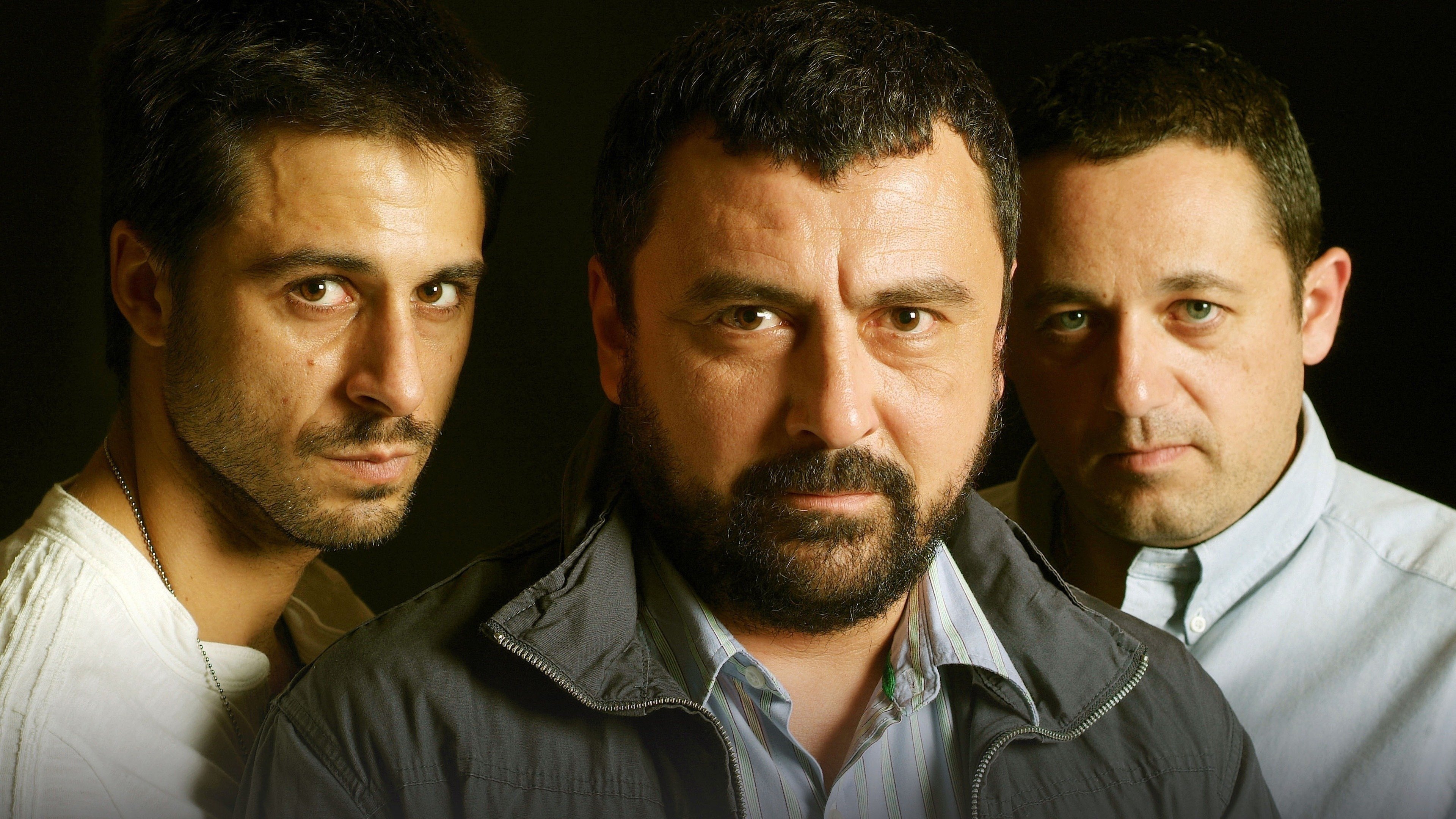 Backdrop poster for Paco's Men (2005)