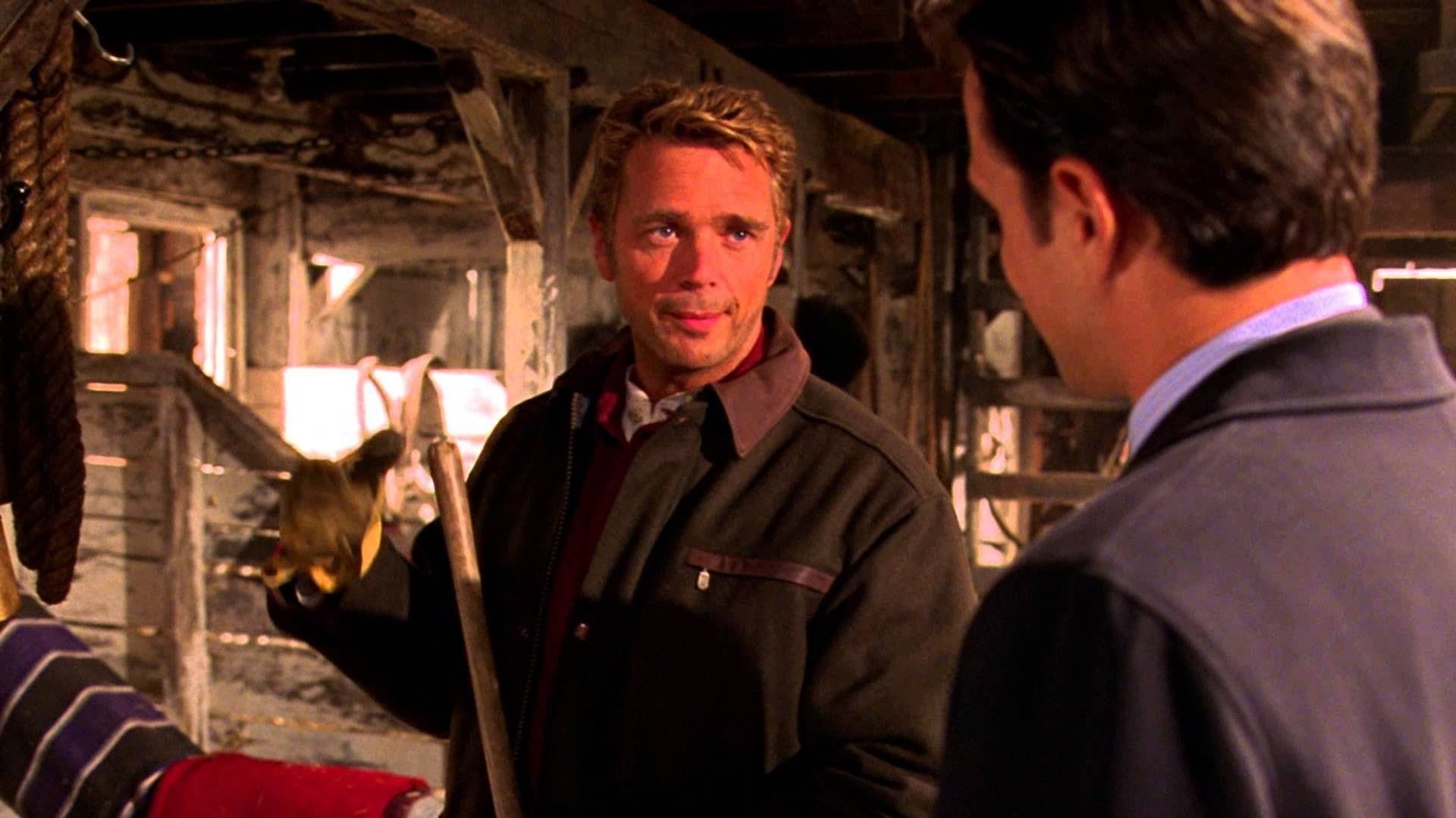 Backdrop poster for Smallville (2001)