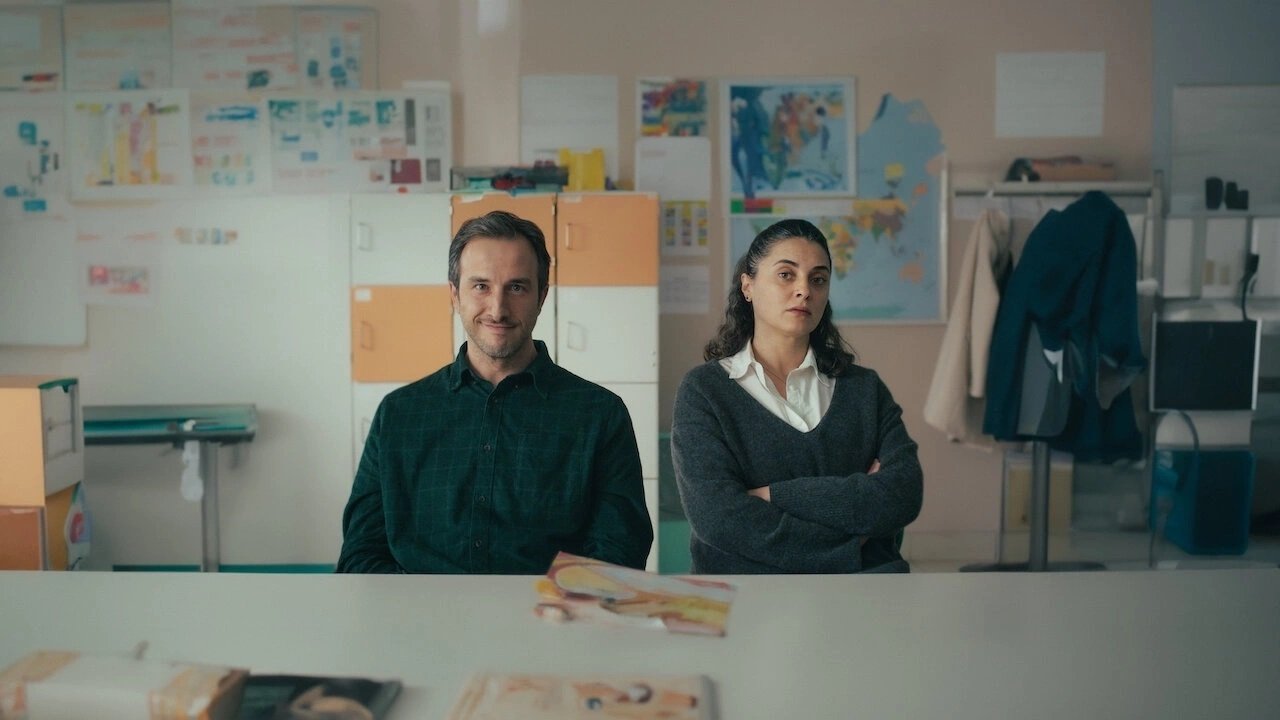 Backdrop poster for A Round of Applause (2024)