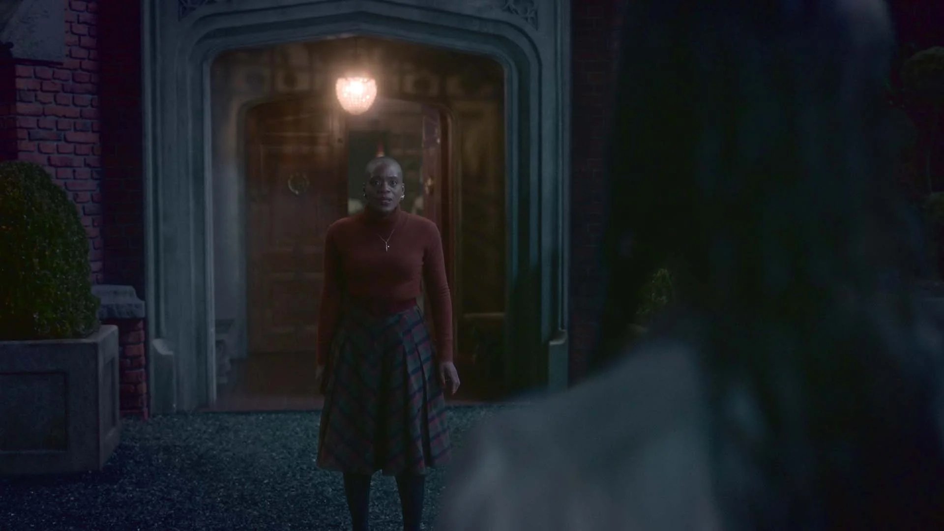 Backdrop poster for The Haunting of Bly Manor (2020)