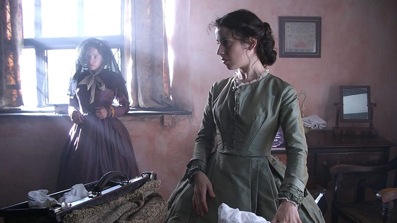 Backdrop poster for Fingersmith (2005)