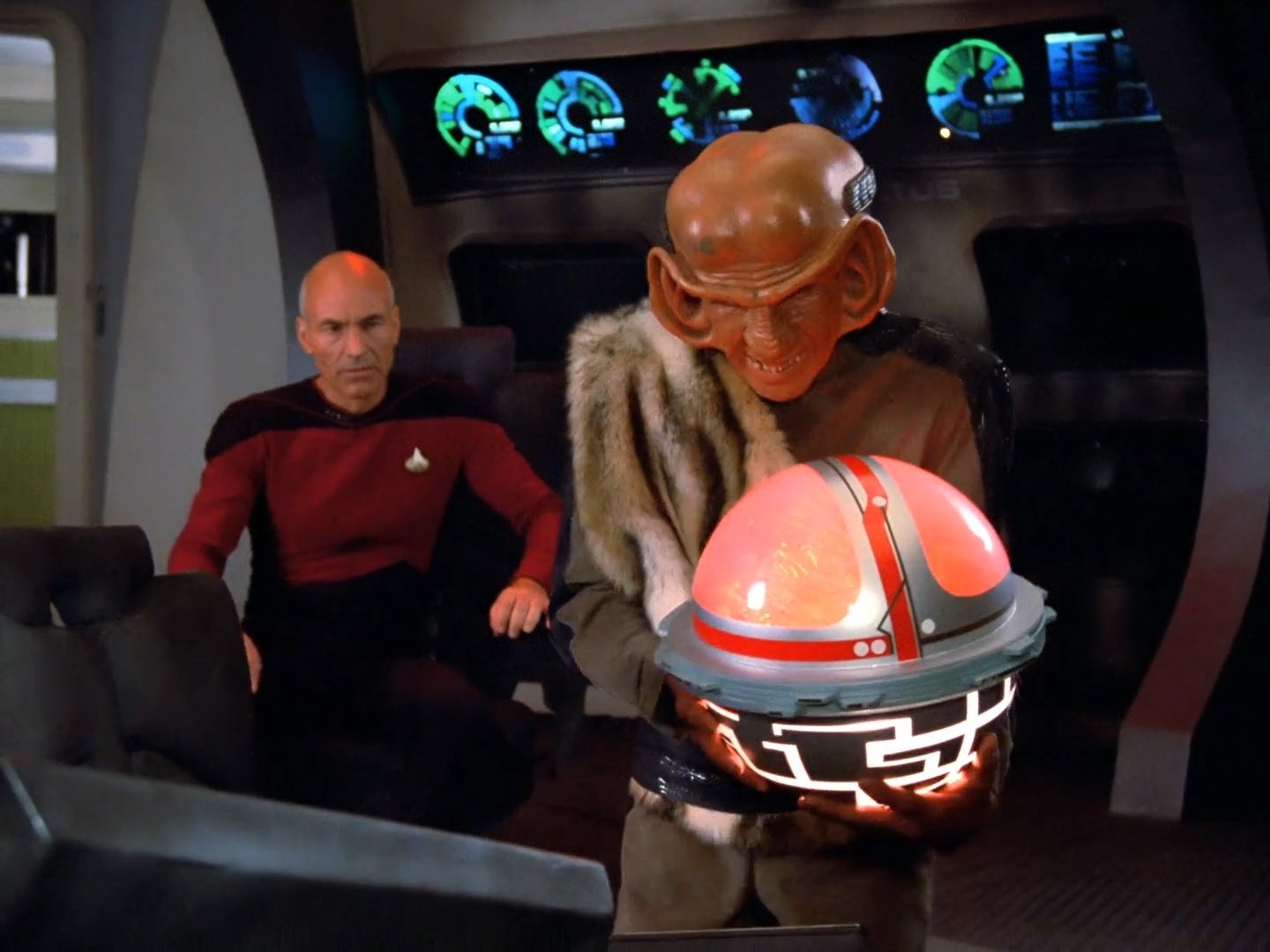 Backdrop poster for Star Trek: The Next Generation (1987)