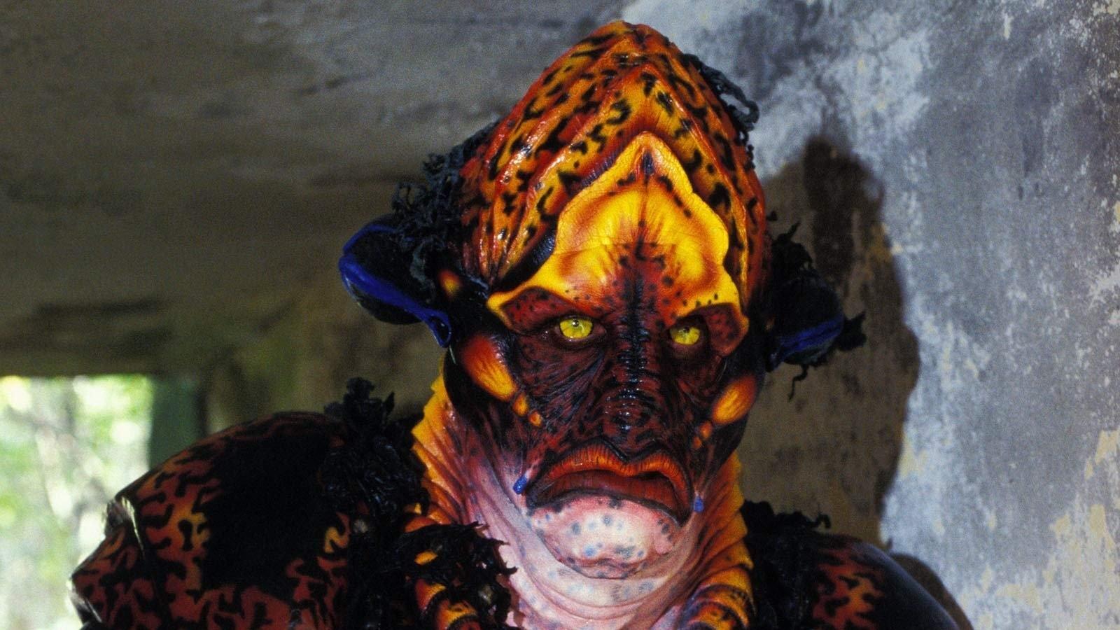 Backdrop poster for Farscape (1999)