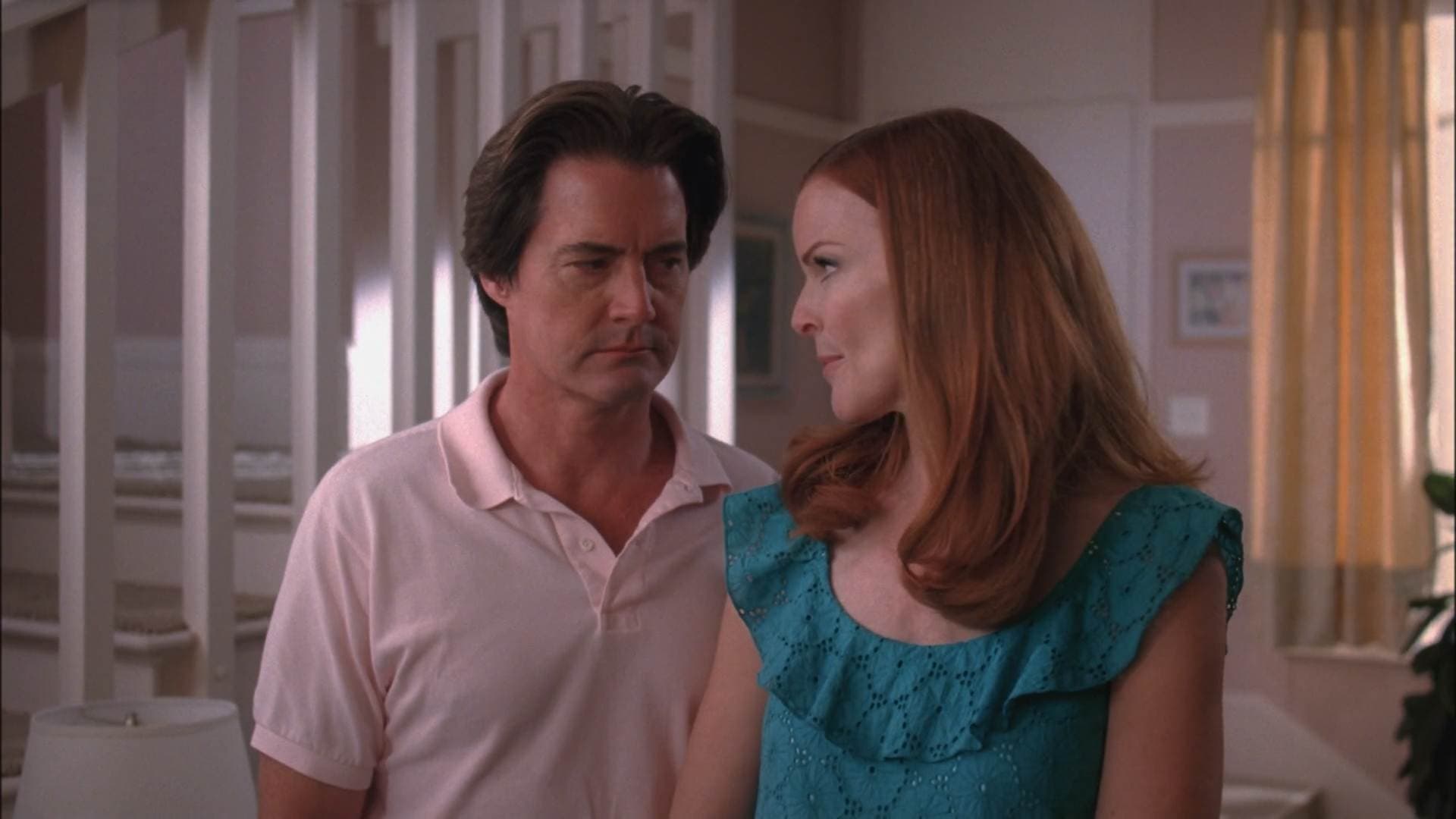 Backdrop poster for Desperate Housewives (2004)