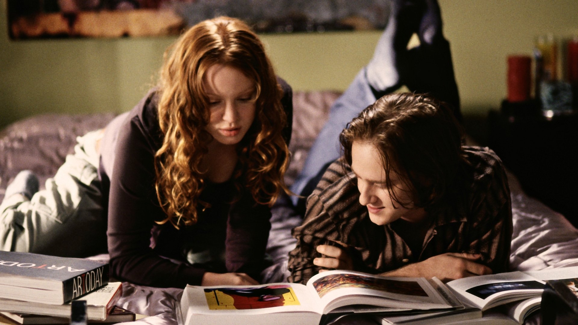 Backdrop poster for Six Feet Under (2001)