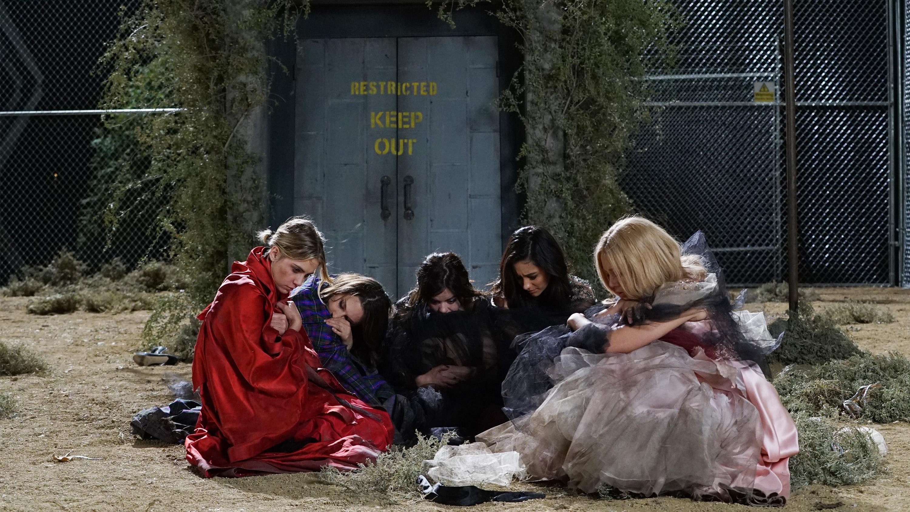 Backdrop poster for Pretty Little Liars (2010)