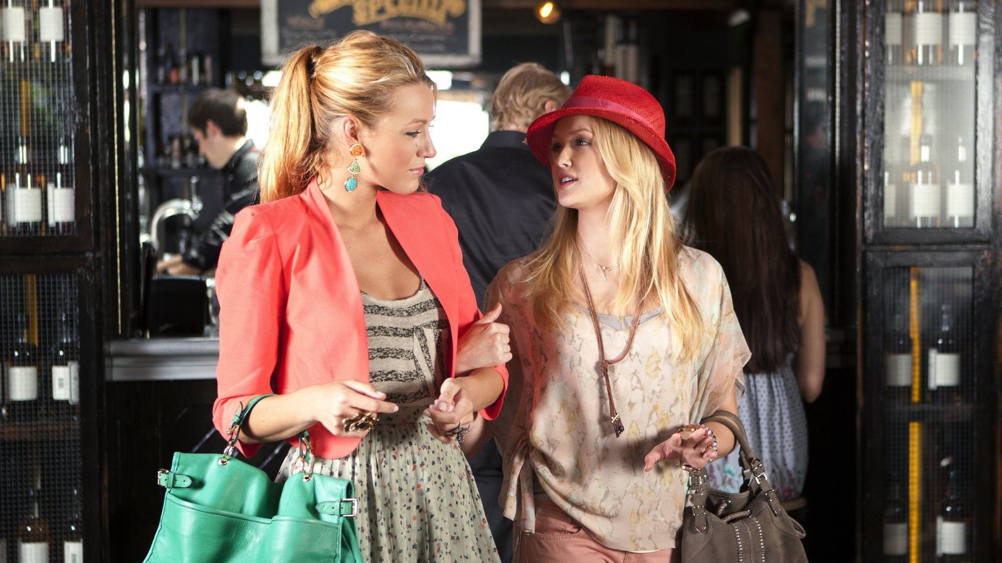 Backdrop poster for Gossip Girl (2007)