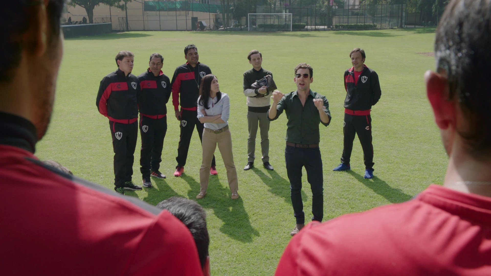 Backdrop poster for Club de Cuervos (2015)