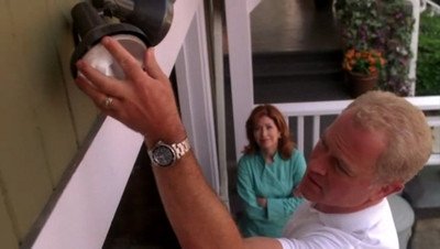 Backdrop poster for Desperate Housewives (2004)