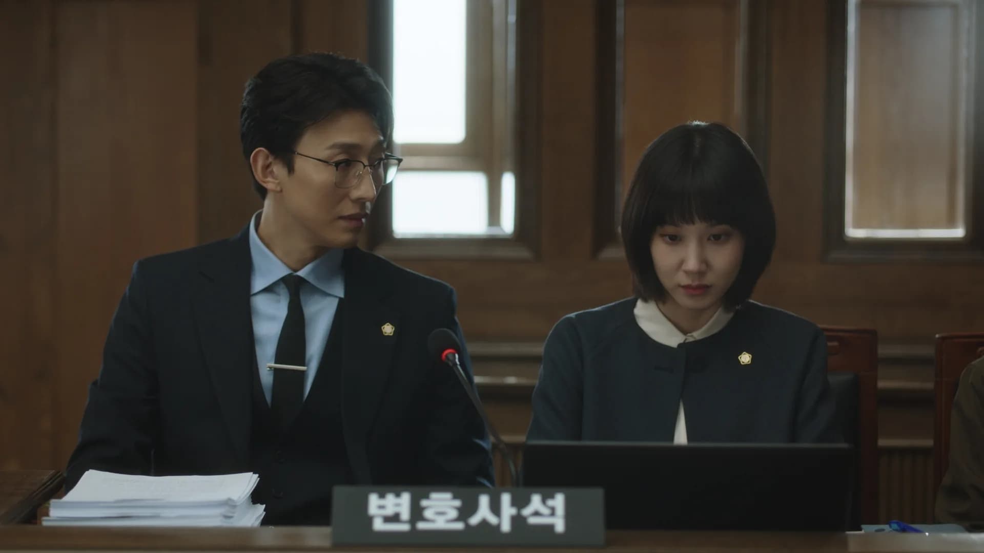 Backdrop poster for Extraordinary Attorney Woo (2022)