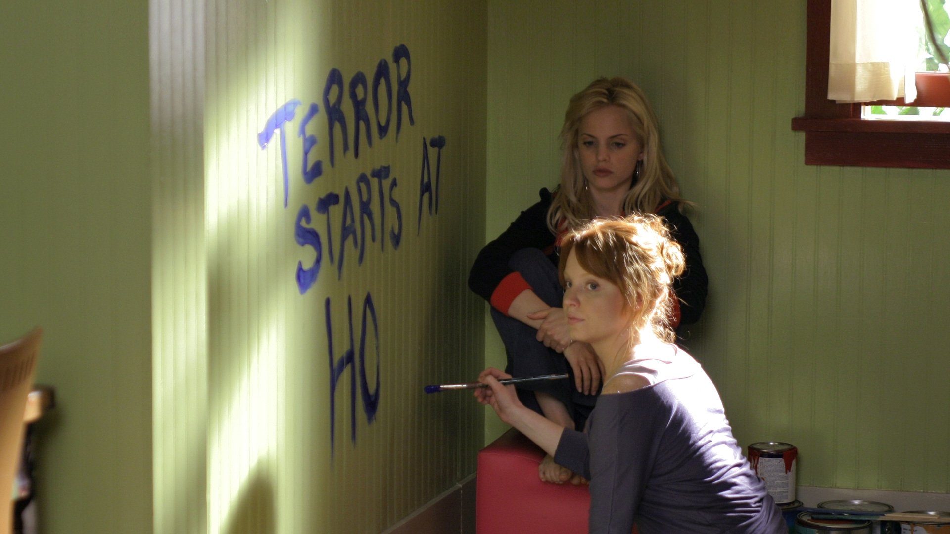 Backdrop poster for Six Feet Under (2001)