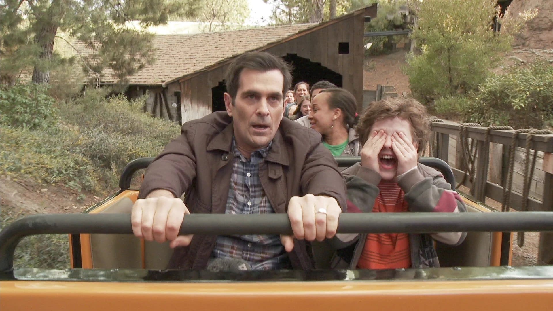 Backdrop poster for Modern Family (2009)