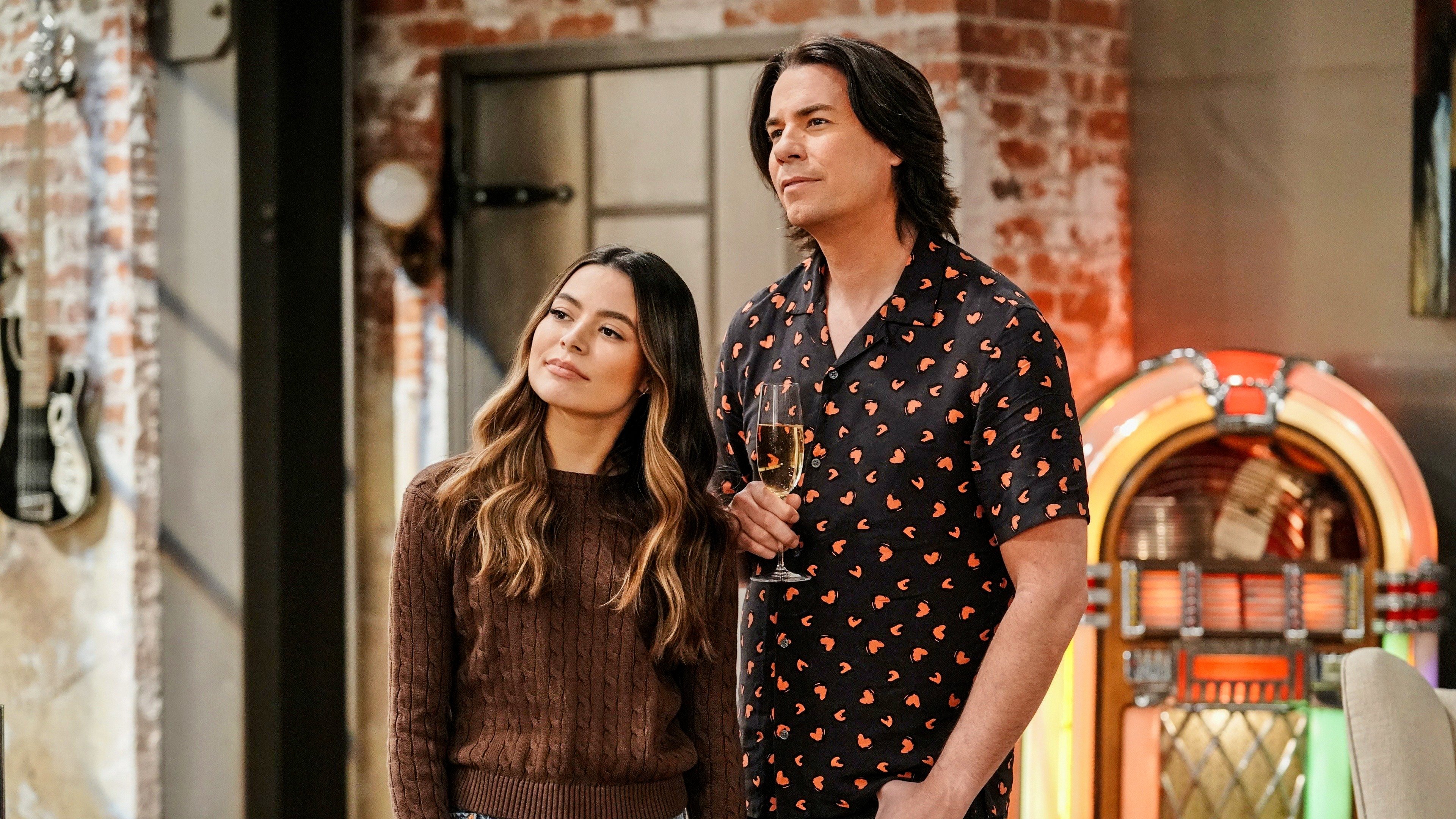 Backdrop poster for iCarly (2021)