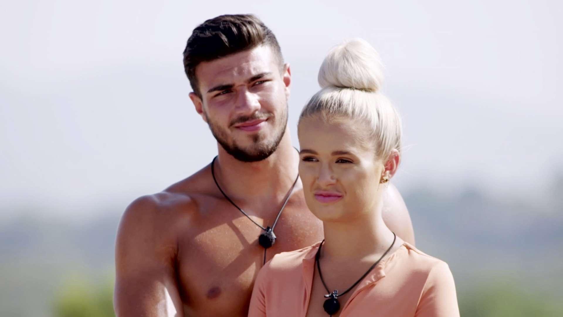 Backdrop poster for Love Island (2015)