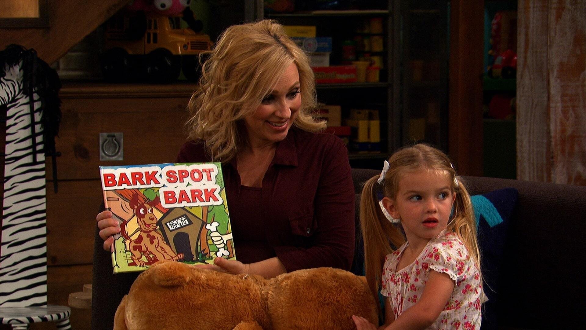 Backdrop poster for Good Luck Charlie (2010)